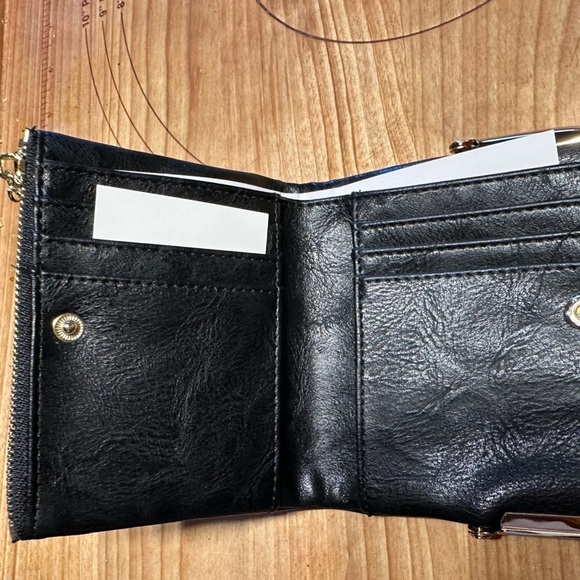 BLACK wallet and coin purse. New. Feels like leather but no verification - Picture 5 of 6